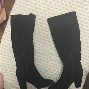 Elegant Black Knee-High Women's Boots
